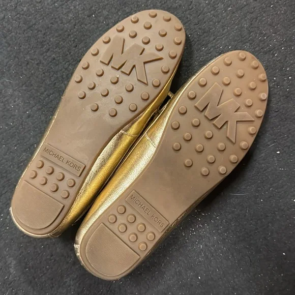 NEW Michael Kors Gold Loafers NEW 8M - Picture 3 of 4